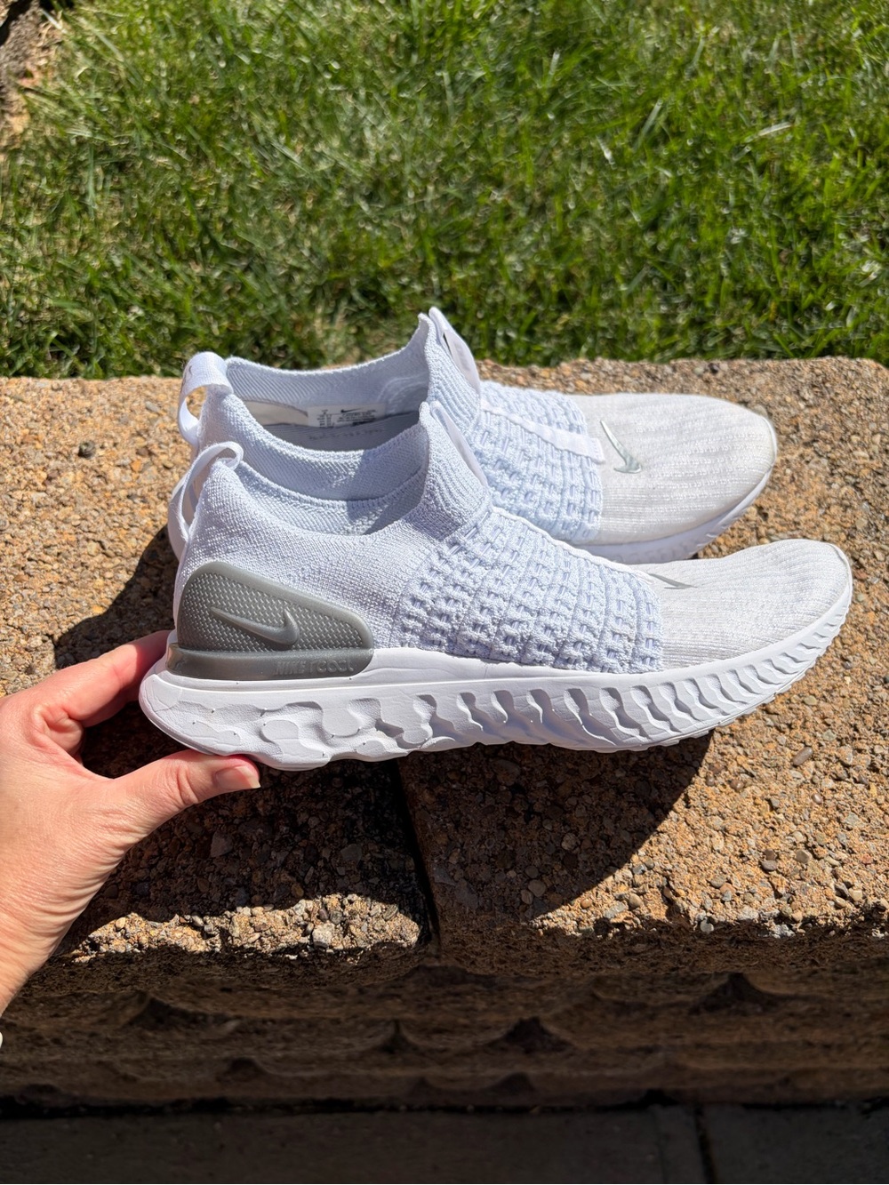 Nike Women’s React Phantom Run Flyknit 2 White/Silver Sz 8 CJ0280-100